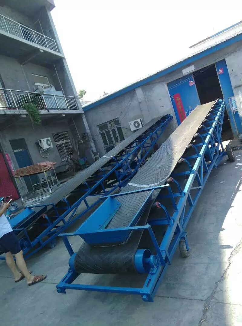 皮帶輸送機(jī)如何防止物料滾滑？